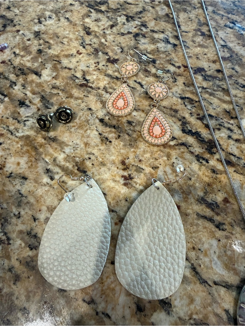 Jewelry bundle - Picture 3 of 4